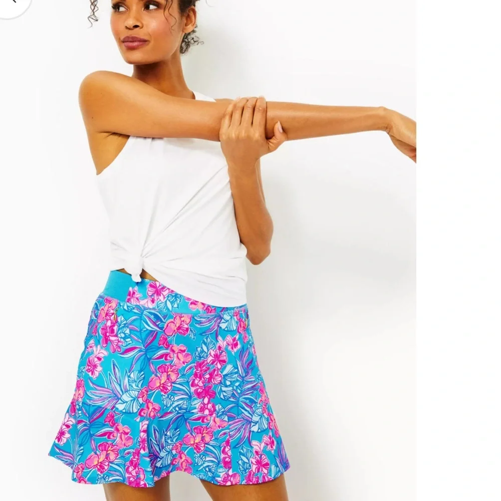 🦩🩷💙 NWT Lilly Pulitzer Luxletic Fara Skort
In Orchid Oasis Size XL - Picture 12 of 16